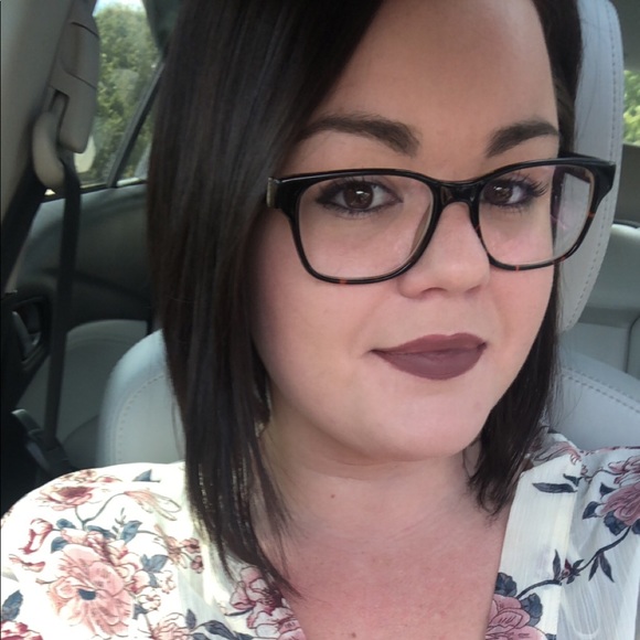 Meet your Posher, Emily - Picture 1 of 1